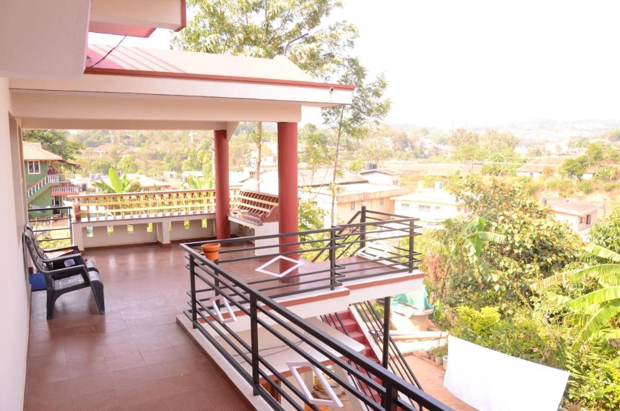 Coorg Girinivas Homestay 102 마디케리 외부 사진