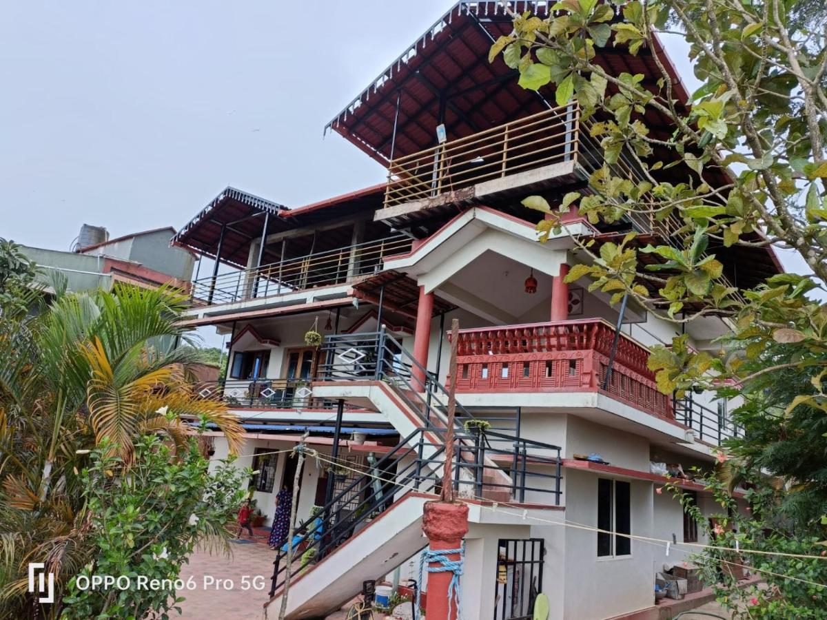 Coorg Girinivas Homestay 102 마디케리 외부 사진